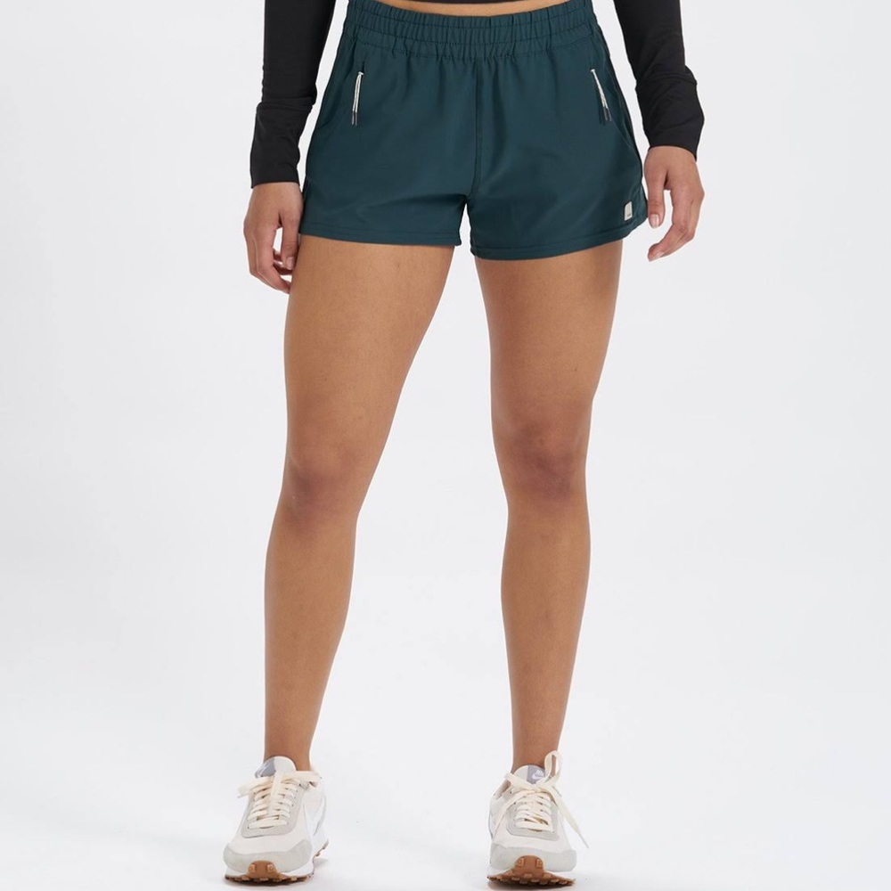 Vuori dash shorts